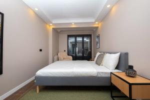 Luxury 2-Bedroom Bosphorus View Flat with Private Parking and Elevator