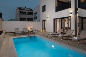 Villa Bellatrix 1 & 2 - two heated pools & jacuzzi