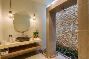 Designer Mediterranean 2BR Villa Near Pererenan