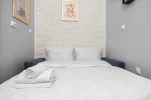 Topolowa Comfort Apartment by BookingHost