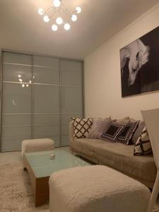 Stylish White Apartment 10