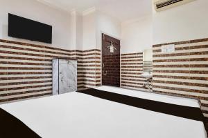 Hotel O by OYO Hiland Park Formerly Ayush Villa