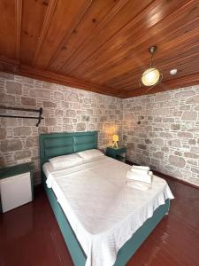 Red Shutters Cunda - Private Beach & Breakfast