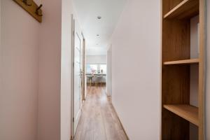 Zgoda 13 Modern City Apartment by BookingHost