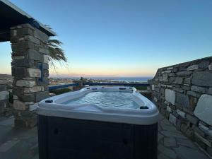 Villa Drionisi in Tzanes, Paros · 6 Guests