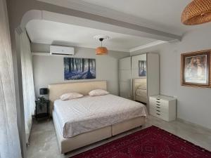 Renovated comfy apartment with unique sea view