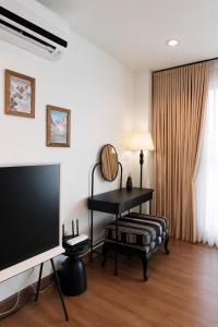 Beachfront 70 sqm Sea View Apartment FREE DISNEY PLUS