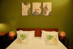 Charming 2BR Oasis near West Lake & Old Quarter
