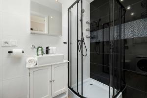 Funkcjonalne Studio z Klimatyzacją i Miejscem do Pracy by Noclegi Renters