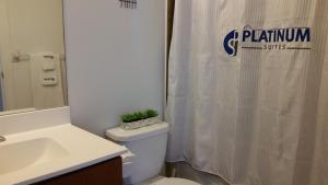 Platinum Suites- One Bedroom Plus Close Den