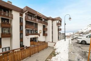 Résidence Roc De Peclet 1 - VAL THORENS location: Studio pour 4 en bordure de pistes MAE-9070