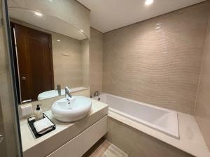 4-Bedroom Apartment in Ho Chi Minh Landmark - Central 1