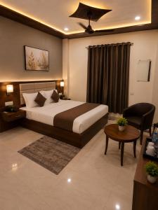 Hotel Smart The Star Inn Near-Delhi Airport With Free Airport Drop