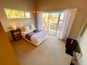 Waterfront cottage E5
