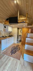 Air-conditioned cottage with a Mountain view and a private garden