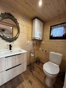 Air-conditioned cottage with a Mountain view and a private garden