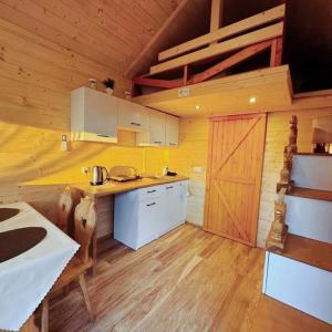 Air-conditioned cottage with a Mountain view and a private garden