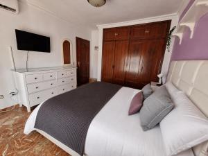 Family villa with 5 bedrooms and a pool