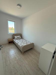 Apartament 3 camere parcare și curte privata parter