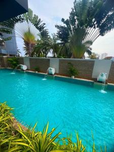 Studio with pool in Chic Condo