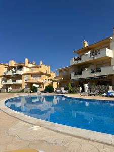 Sunny Apartment near Falésia Beach