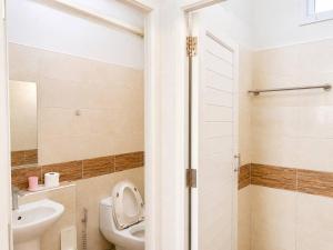 Spacious 1br White House