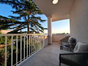 Sunset Cove Apartment