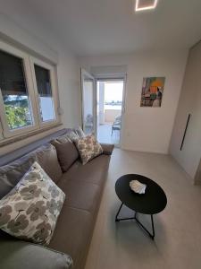 Sunset Cove Apartment