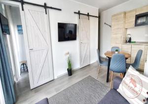 Marina Apartment by Dora