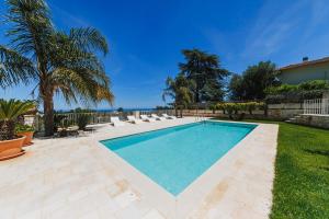 White Stone Luxury Villa