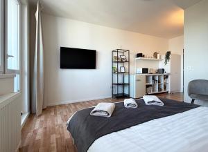 Air-Conditioned Studio, Close to City Centre & Tram Stop
