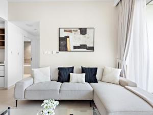 Brand New Elegant 1BDR In Downtown Views 21