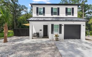 GatorHideaway Main House & Guest House, 8 Blks to Swamp