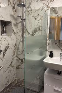 Beachfront apartment 2 - Dramalj by Villas Guide