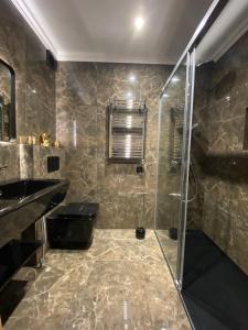 Zebra Suite 5 mins walk TO BEACH in Historic Old Town