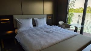 Boatel Charlie LUX