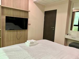 High Floor 32F l City & Distant Sea View l Jomtien