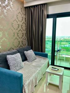 High Floor 32F l City & Distant Sea View l Jomtien