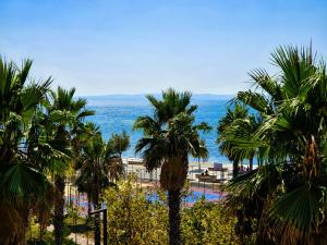 Vollga Panoramic Apartment 3BR, Jacuzzi & Private Lift