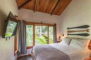 Carenero Hills - Beach and Surf Bungalows