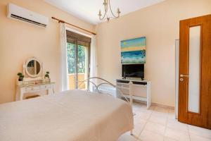 Park House -beside the Medieval Town of Rhodes-free parking