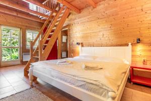 Chalets & Apartments - Base Camp Medvědín