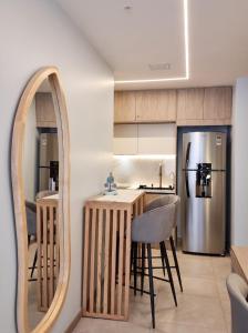 Modern Studio with View Pool and Parking