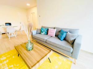Urban Stay-1BR with a parking