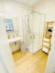 Urban Stay-1BR with a parking