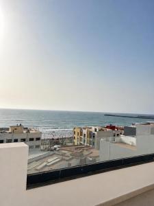 Appartement moderne Plage Mehdia - Parking & Wi-Fi