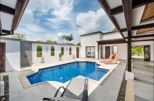 Beautiful house with private pool Hacienda Pinilla