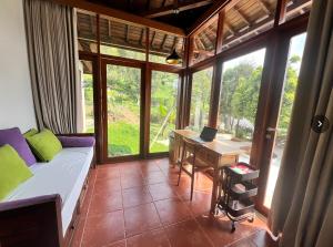 Scenic Hills Oasis Full service with Private Cook