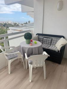 L&A Ocean View Studio Apartment