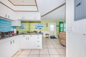 Deloress Dream Beachside Villa